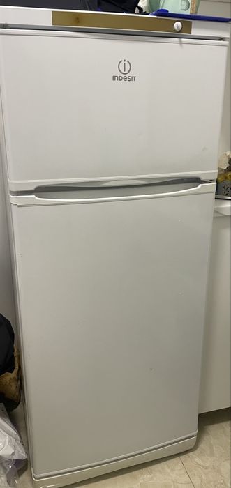 Холодильник Indesit