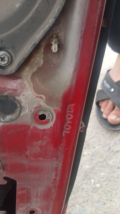 Тойота карина е дверь