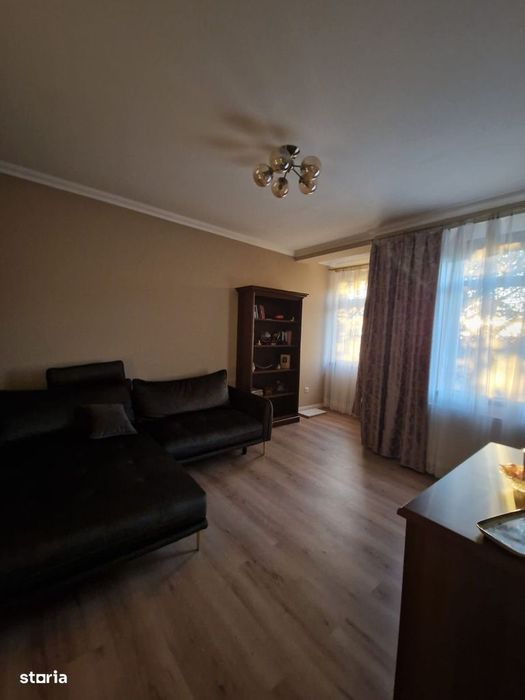 Proprietar – apartament 3 camere, 80 mp, etaj 2/2 strada Republicii