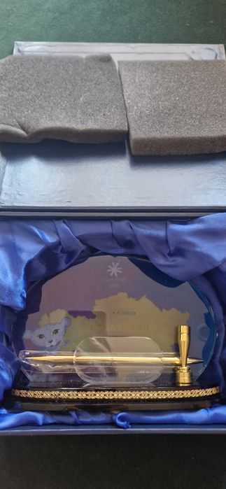 Сувенирная подставка для ручки