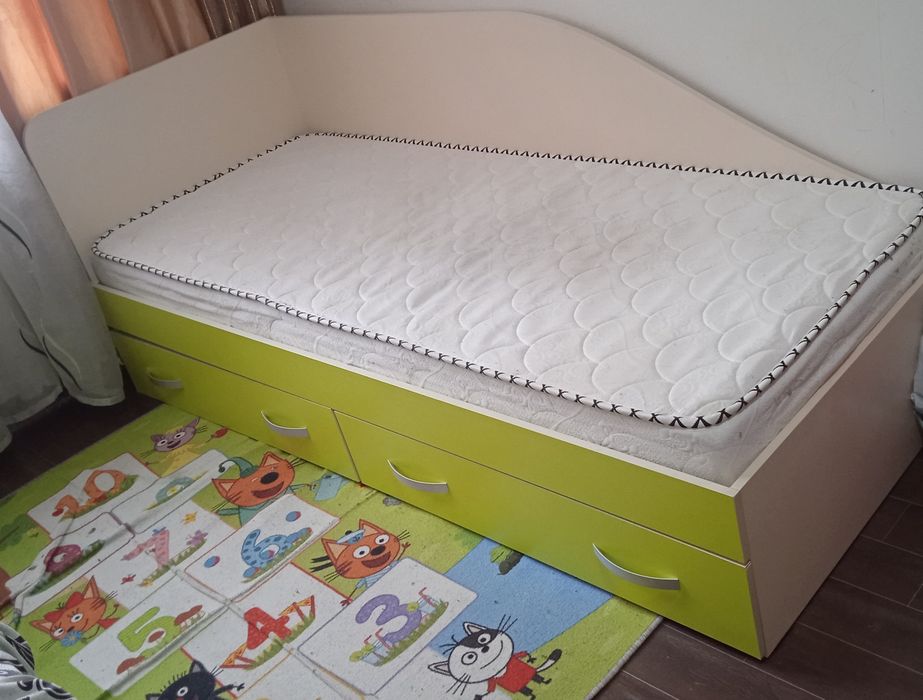 Продаю кровати с ящиками