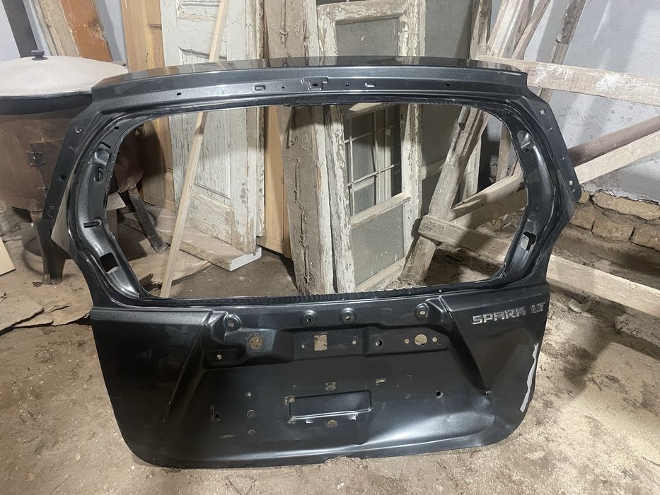 Spark orqa kapoti JK 2 rang