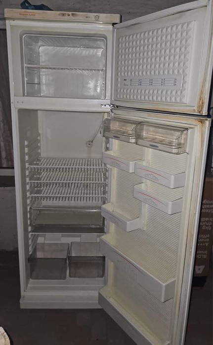 Холодильник двухкамерный