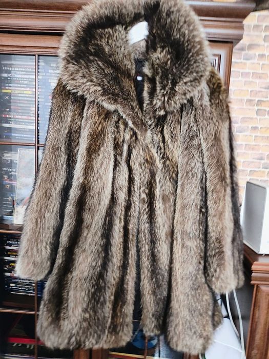 Haină din blană naturală