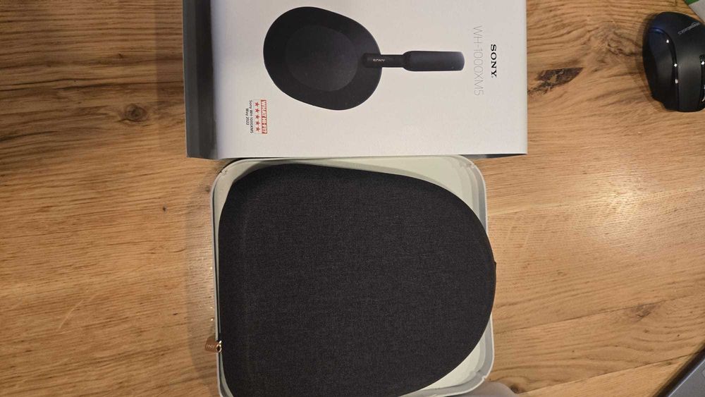 Casti Sony WH-1000XM5