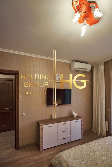 Продава се Тристаен апартамент в Варна, Бриз - 150 кв.м за 1927 €/кв.м - Снимка #9