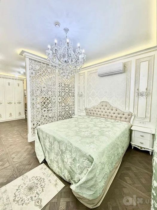 Продаются две квартиры 8 комнат общая площадь 238 кв.м.