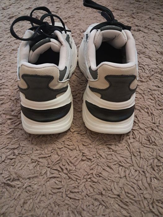 BERSHKA маратонки номер 37