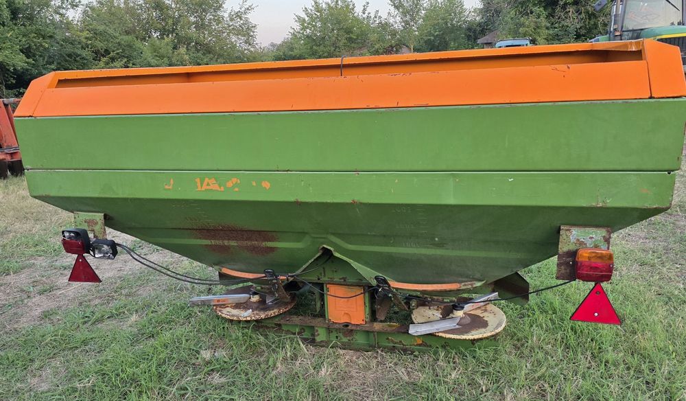 Distribuitor ingrasaminte Amazone ZAU 1000 1500 1800 kg mig azot mea prelata