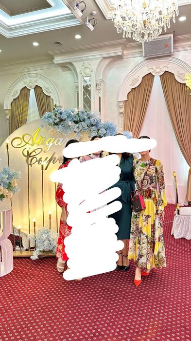 Продаю б/у вечерние платья 42 размер 8000 тг/шт все три платья 20.000