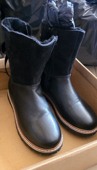 Продавам нови ботуши.