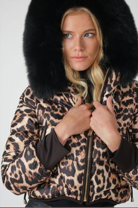 Яке от Естествен Пух и качулка с естествен кожа FLO&CLO