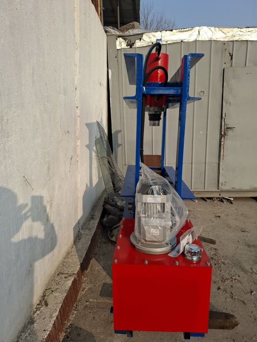 Продаются гидровлический пресс с усилием,40тон