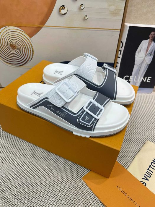 Papuci / Slapi Louis Vuitton Calitate Premium