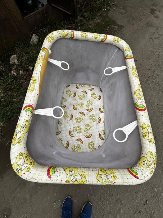 Отдам даром коляску, манеж