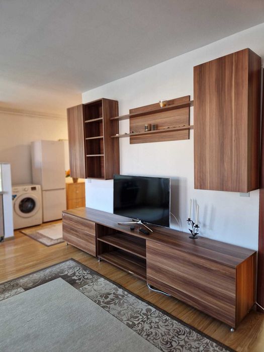 Apartament de închiriat _Strada Florilor