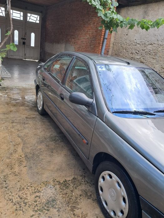 Renault Laguna   16 benzina