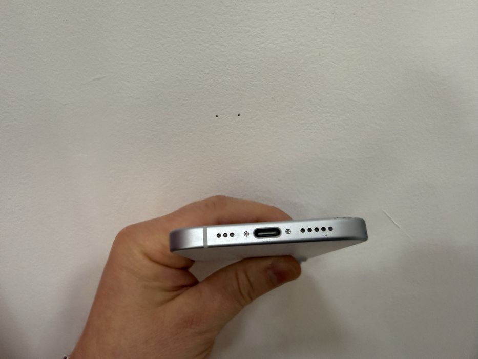 Iphone 15, Blue, pentru piese