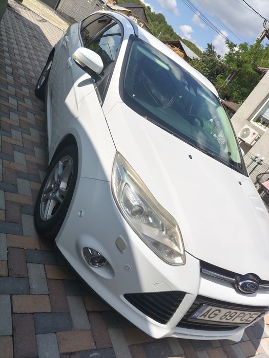 Vând Ford focus , proprietar de 5 ani, mai multe detalii la telefon