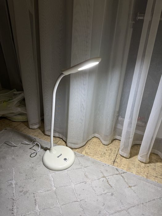 Настольная LED-лампа Uniel