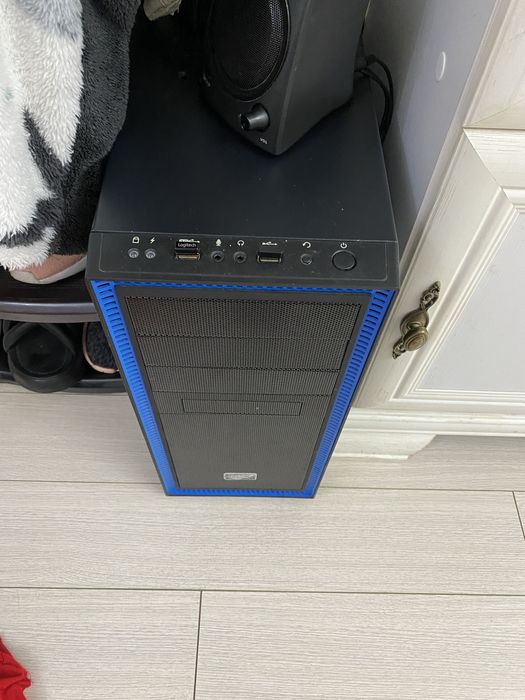 Pc , Calculator complet intel core i7 10700 si Laptop Lenovo i5-7200U