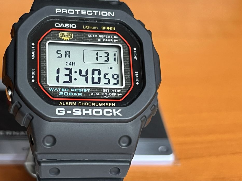 Casio 5000R- la cutie