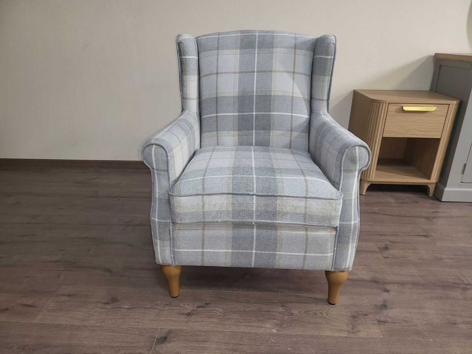 Сив фотьойл от плат с висока облегалка