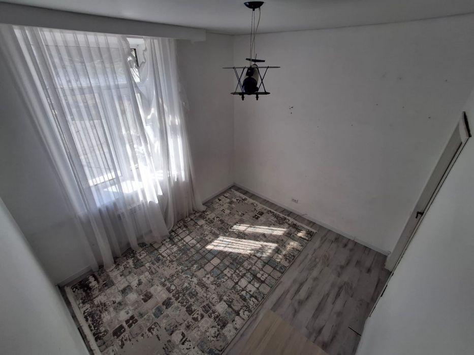 Продам трехкомнатную квартиру