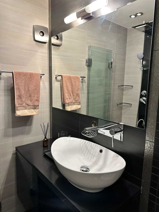 КЛЮЧ! Модерен ДВУСТАЕН НОВ ДОМ в сърцето на столицата