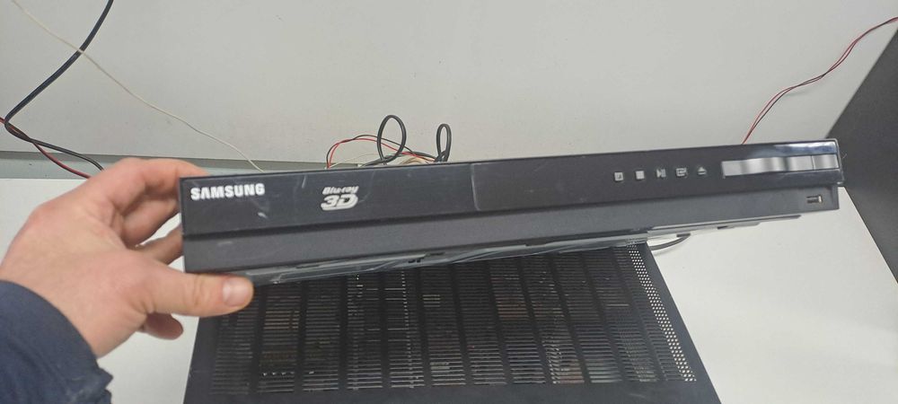 Samsung HT-H4200R Amplificator BD 3D – Optic – 2.1 – HDMI/Net