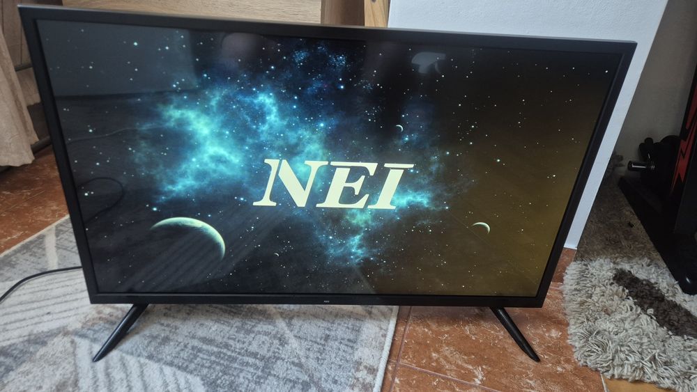 Televizor NEI 80 cm