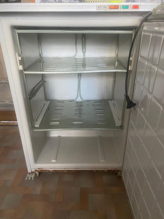 Продам морозильник бирюса за 25000