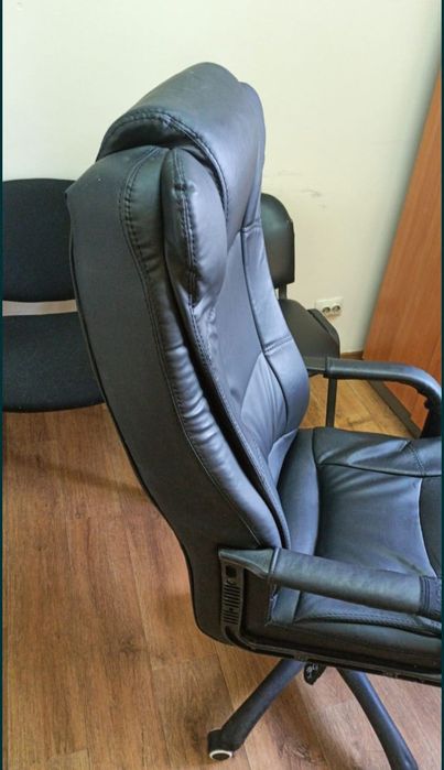 Продам офисное кресло