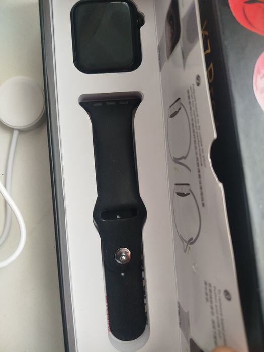 Продаются смарт часы.