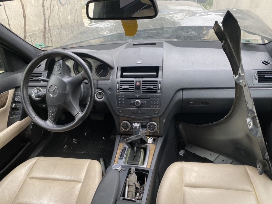 Мерцедес ц220 на части 2009 г.