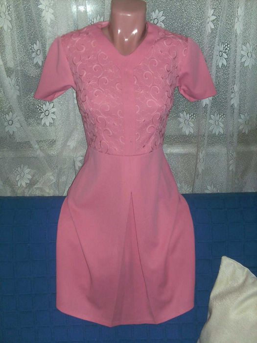 Rochie office de toamna roz grosuţă, brodată TRANSPORT GRATUIT