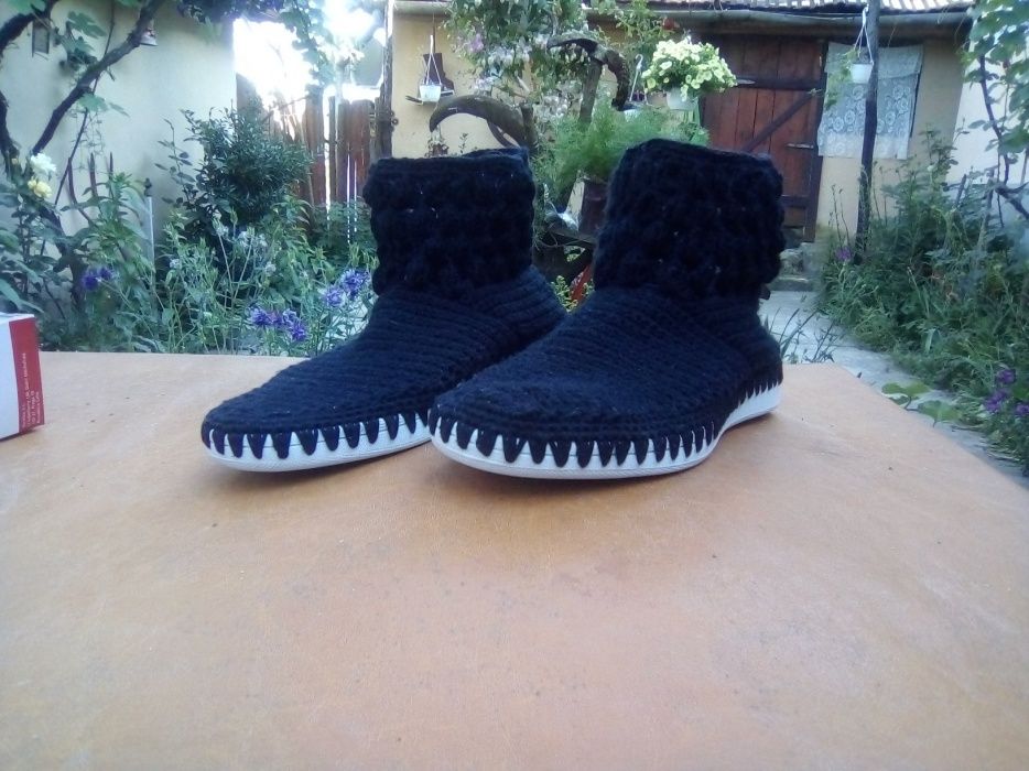 Caciulite și altele