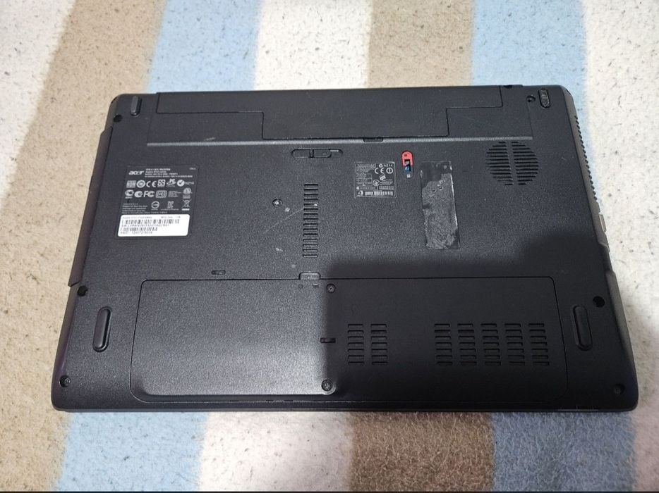Laptop Acer Aspire 5733 + HDD 500GB Toshiba (Cadou) / i3 / 2GB RAM