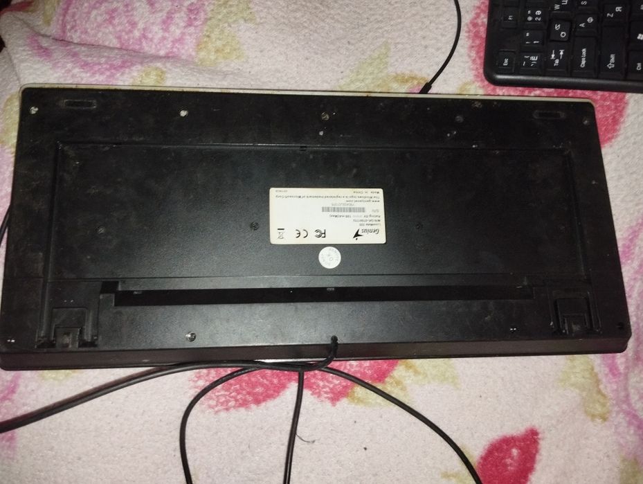 Продам клавиатуру genius