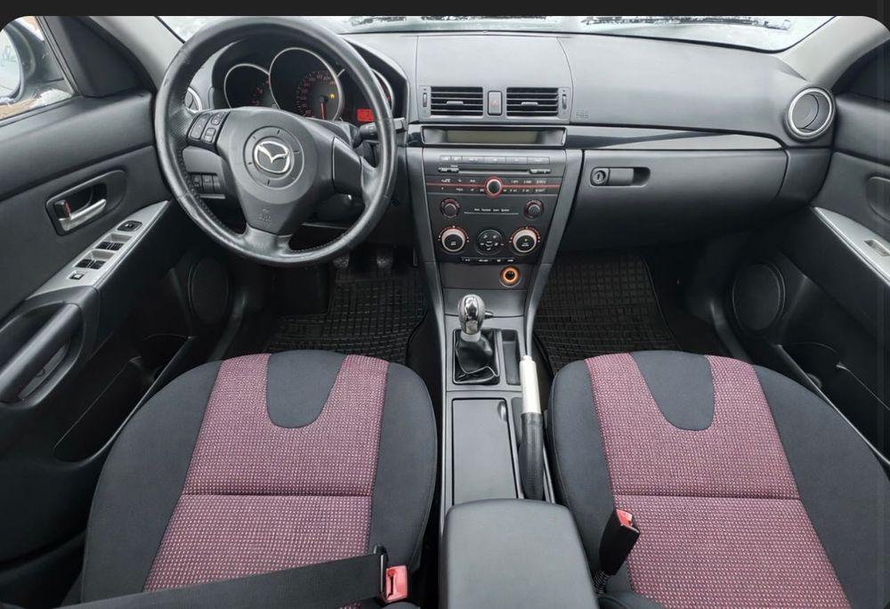Vând Mazda 3- An 2006, Fiabilă, confortabilă și gata să pornească!