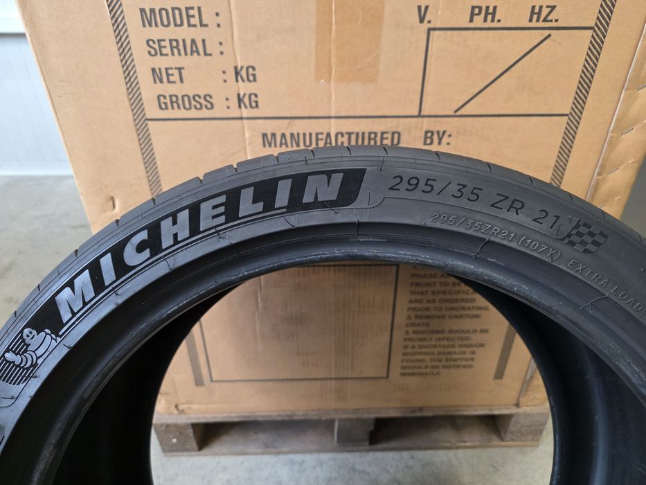 265/40/21 & 295/35/21 4бр.MICHELIN PILOT 4S -Неразличими от НОВИ-DEMO