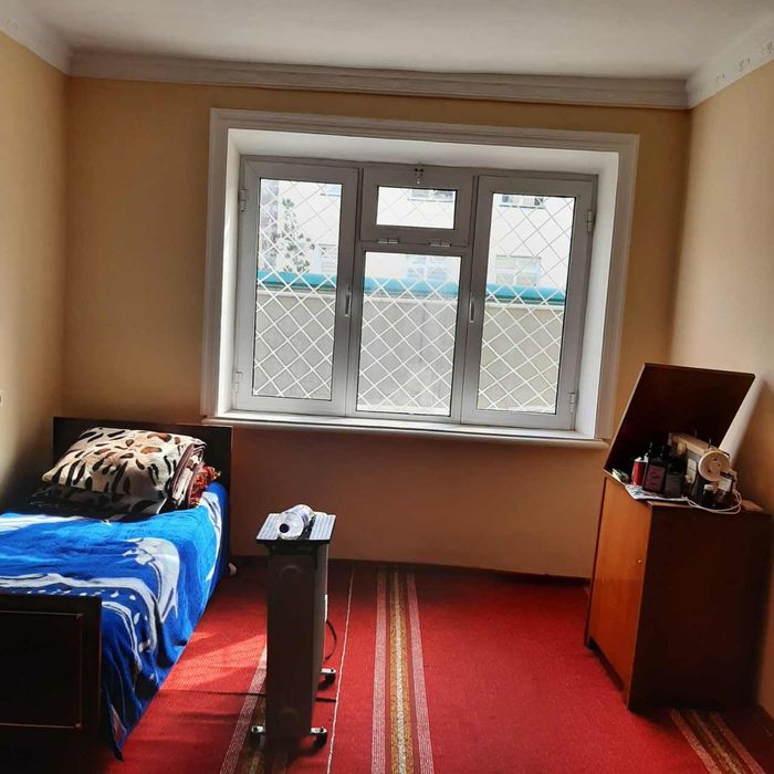 3 хотели уйти сотилади кимёгарлар кург'онида,продаётся 3х комнатная