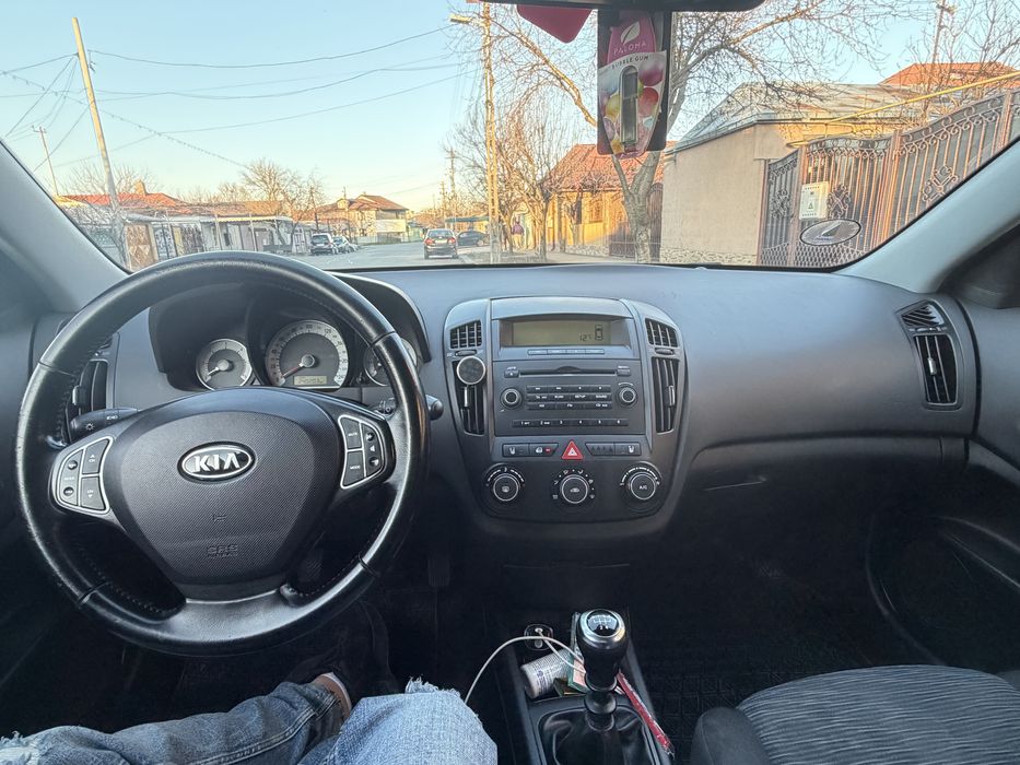 Kia Ceed 1.6 CRDI 2009 - distriubutie schimbata - anvelope noi revizie