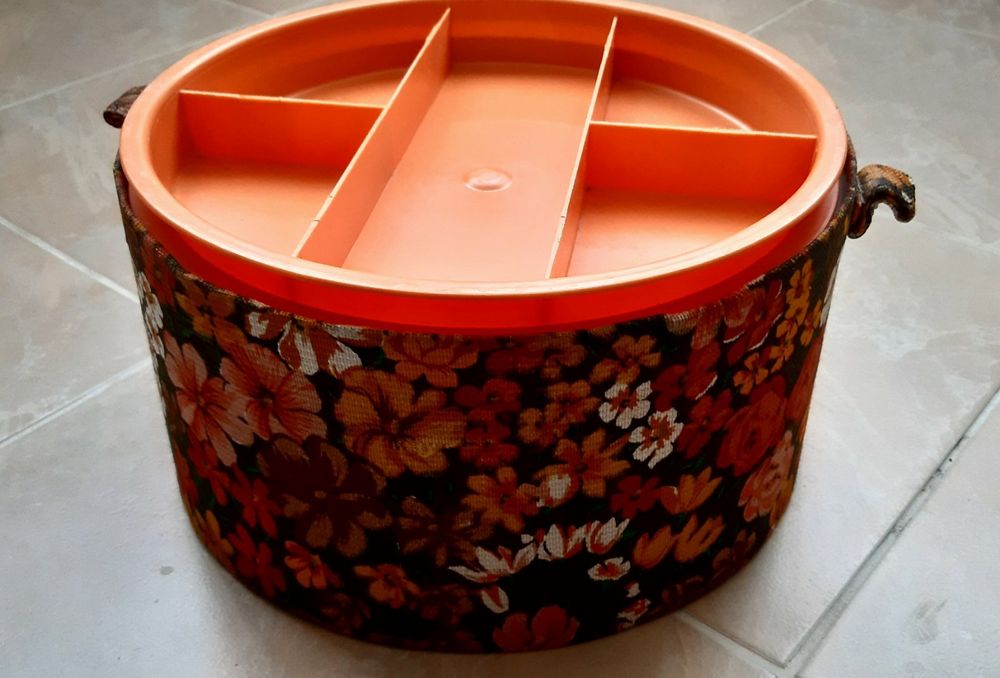 Ретро кошница за ръкоделие или каквото се сетите