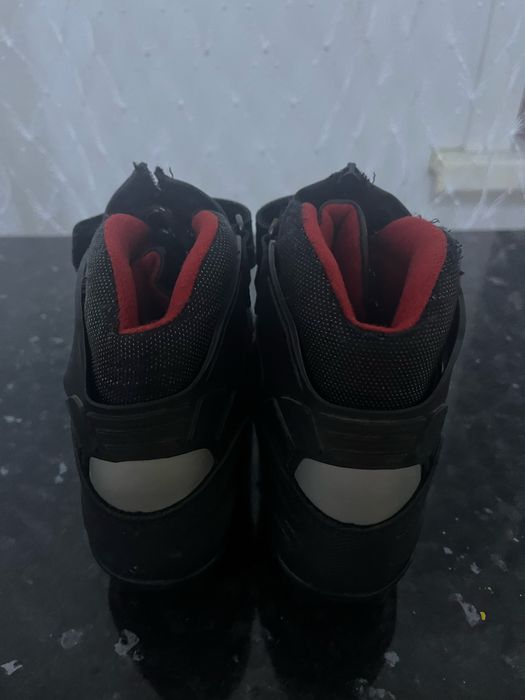 Продам лыжные ботинки