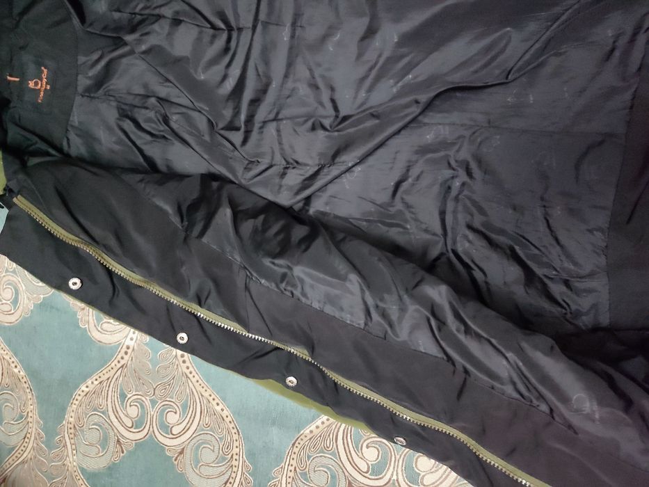 Продаю куртку удлиненную пуховик!