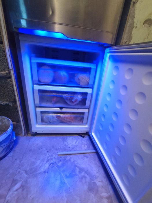 Продам холодильник samsung