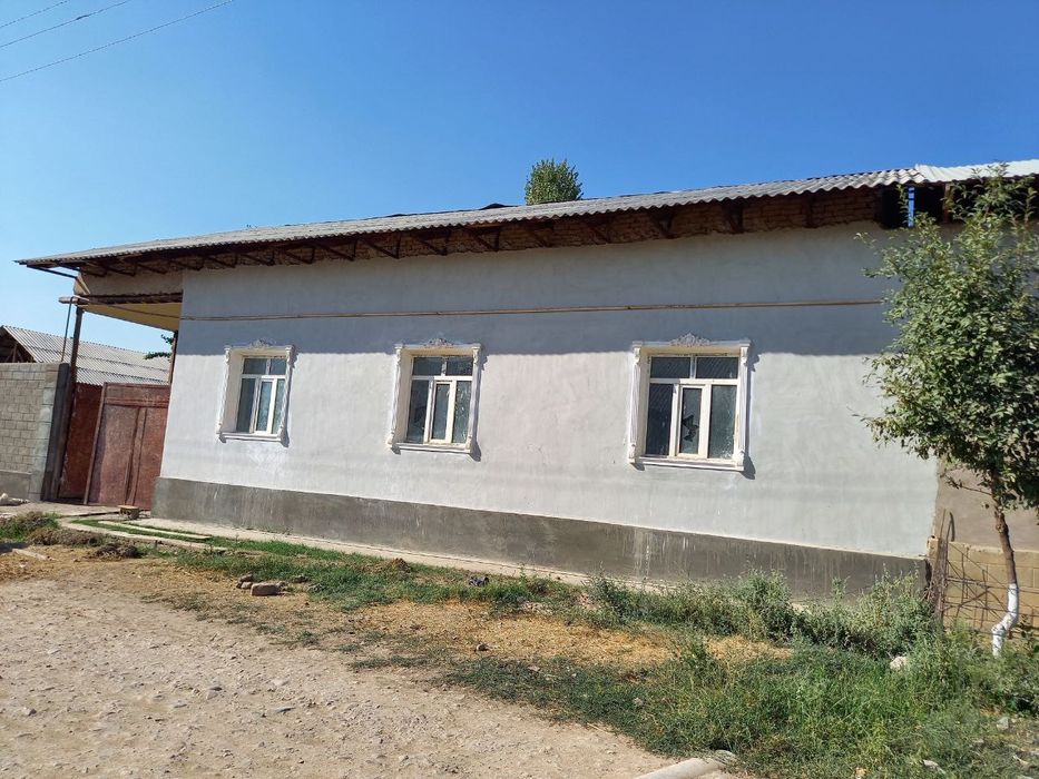 Uy sotiladi oʻrtasaroy