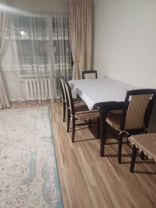 Стол со стульями