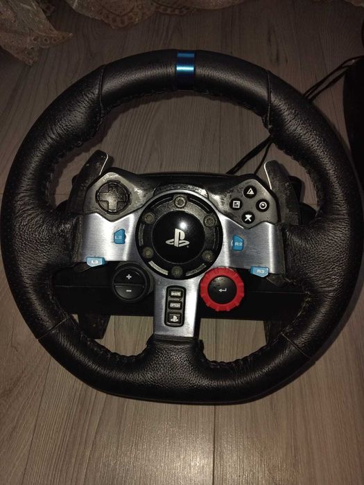 Volan Logitech g29 preț fix   sau fac schimb cu unitate PC